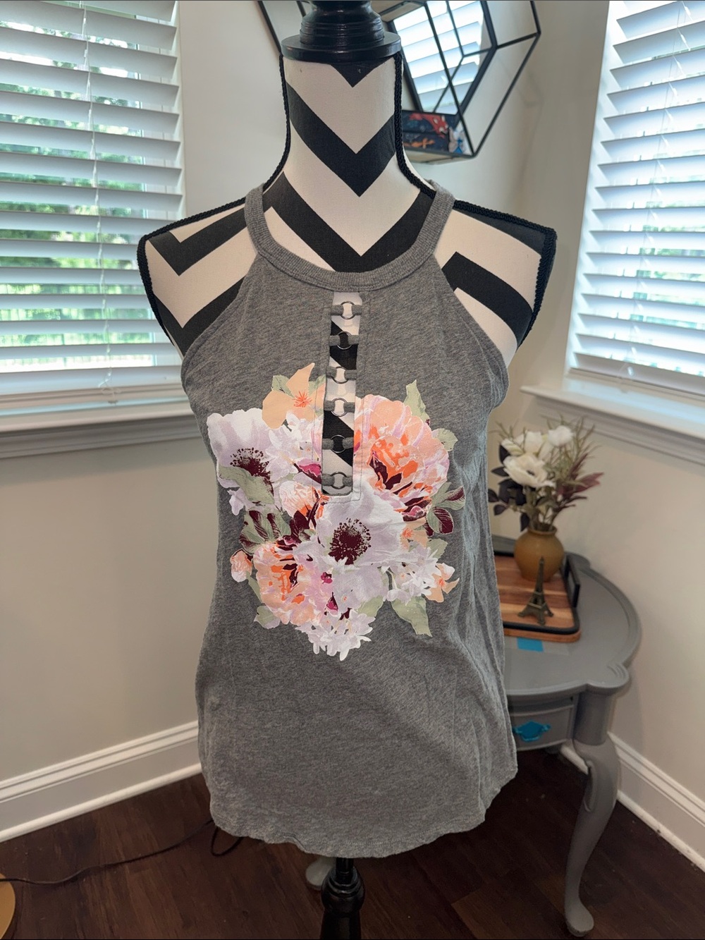 Torrid Gray Floral O-Ring Slim Fit Tank Top 00